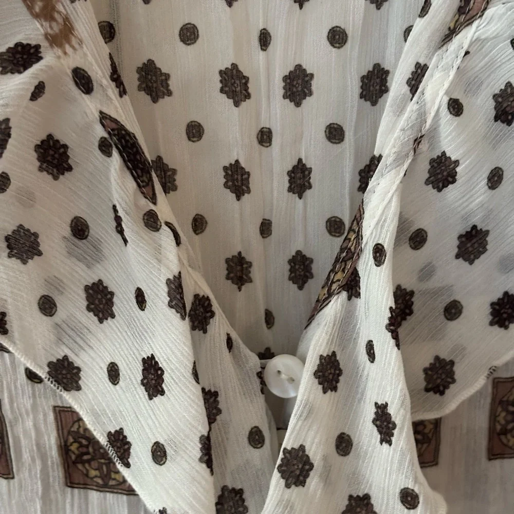 Grege Ruffled blouse Long Bell Sleeve Size 3 Women's Medium sheer beautiful. - Picture 4 of 9
